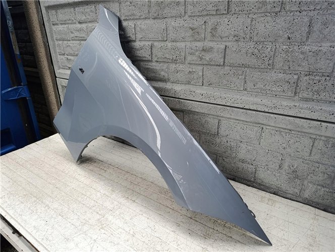 BMW 4 G22 G23 2020-2025 BŁOTNIK PRAWY PRZEDNI ORYGINAŁ (17628827530)