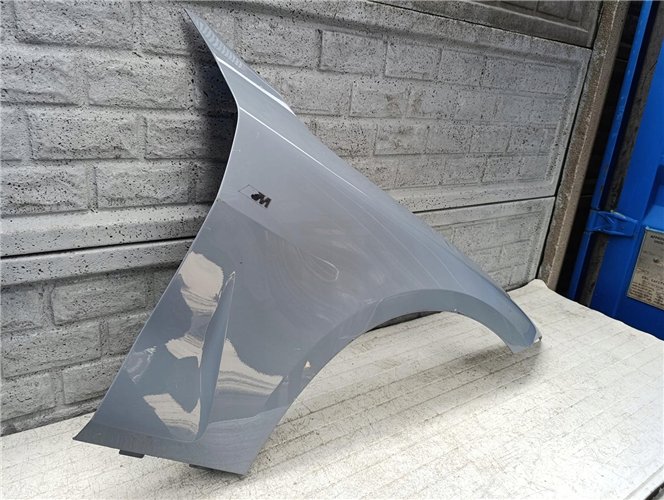 BMW 4 G22 G23 2020-2025 BŁOTNIK PRAWY PRZEDNI ORYGINAŁ (17628827530)