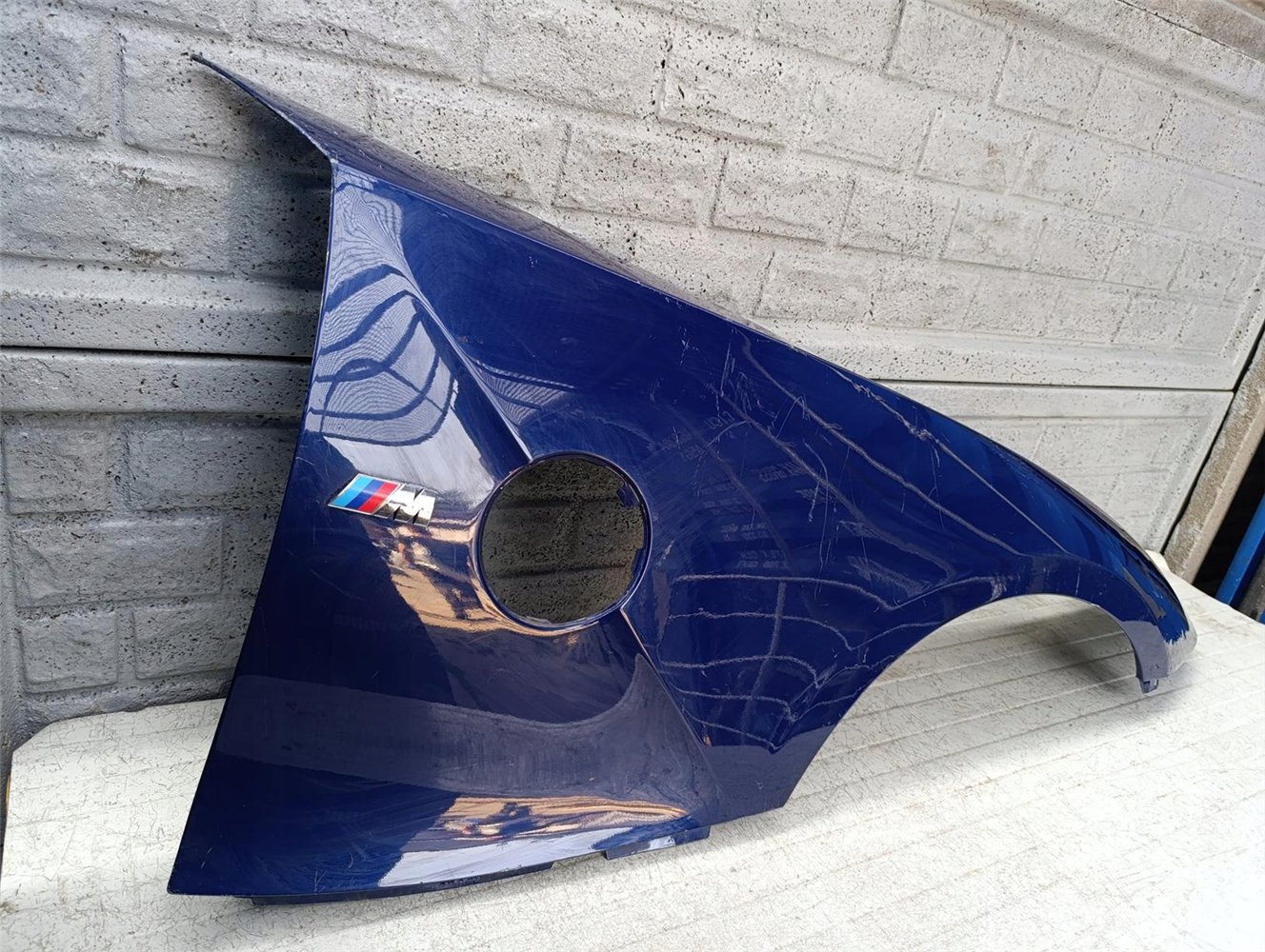 BMW Z4 E85 E86 BŁOTNIK PRAWY PRZÓD ORYGINAŁ (17628844817)