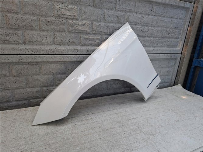 MERCEDES E KLASA COUPE W207 BŁOTNIK PRZEDNI LEWY ORYGINAŁ (17638342475)