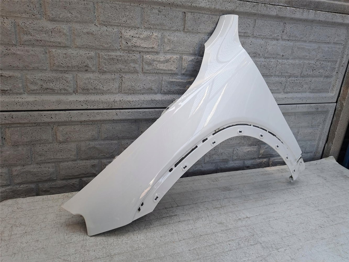 MERCEDES GLB 247 X247 BŁOTNIK LEWY PRZEDNI ORYGINAŁ (17638362366)