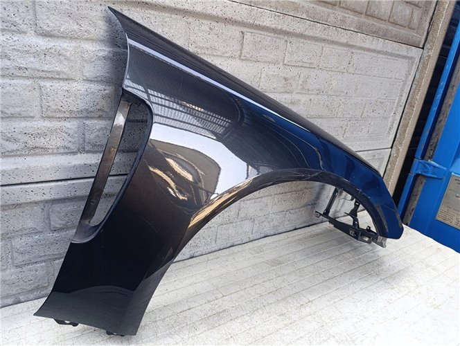 PORSCHE PANAMERA 971 BŁOTNIK PRAWY PRZEDNI ORYGINAŁ (17643000586)