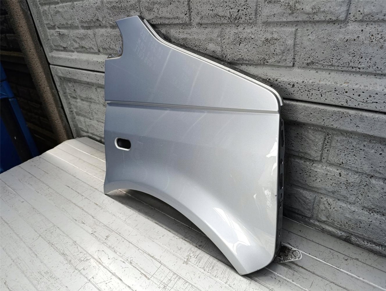 VW T5 T6 2003 - 2016 BŁOTNIK PRAWY PRZEDNI ORYGINAŁ (17643042112)