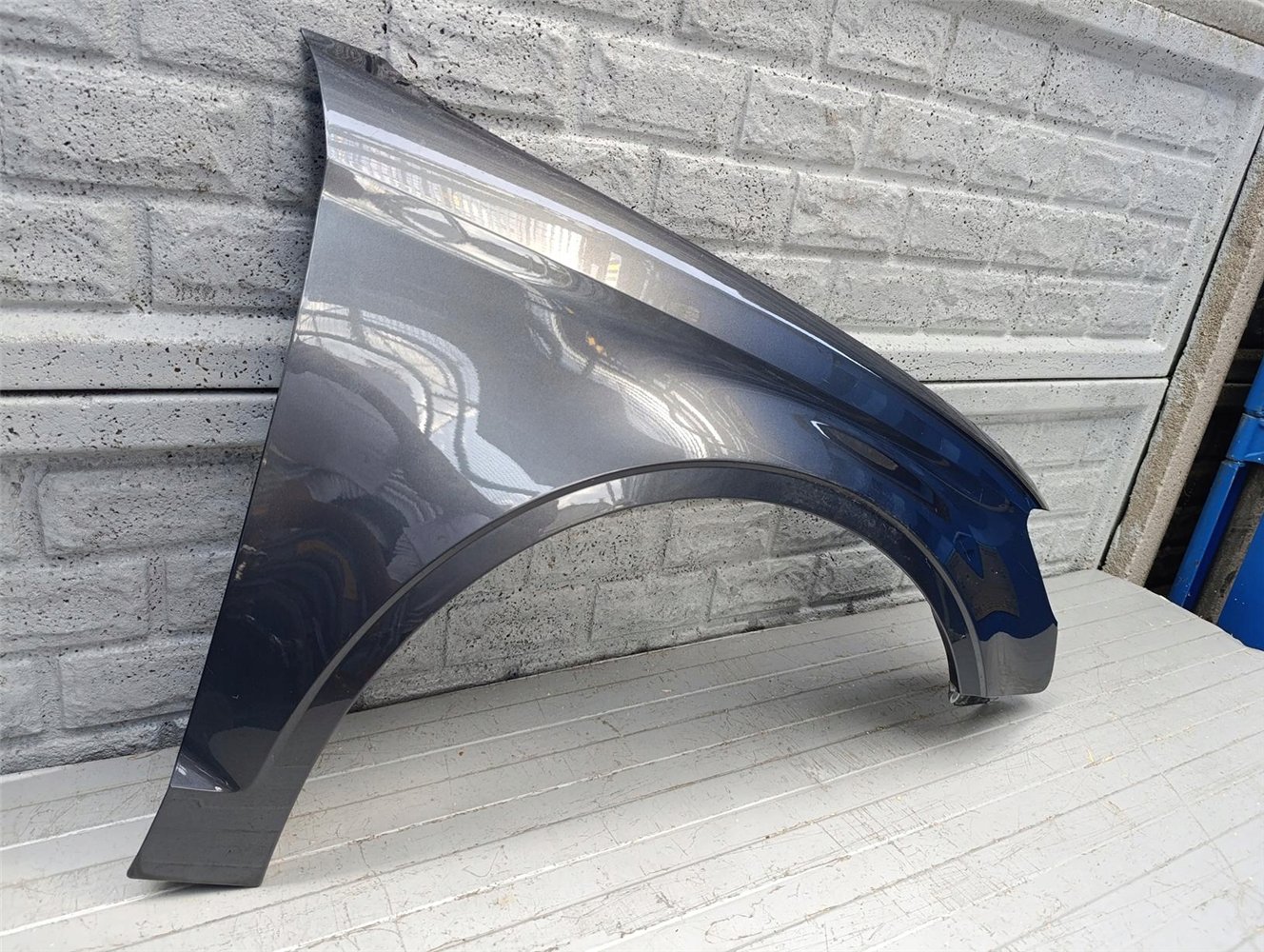 AUDI A3 SEDAN CABRIO 8V5 BŁOTNIK PRAWY ORYGINAŁ (17644119952)