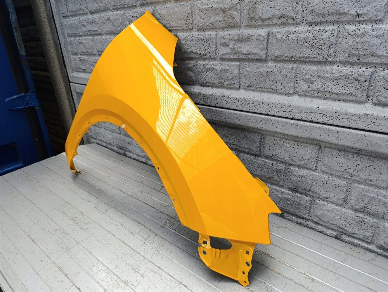 LEXUS LBX 2023- BŁOTNIK PRAWY PRZEDNI ORYGINAŁ (17644142723)