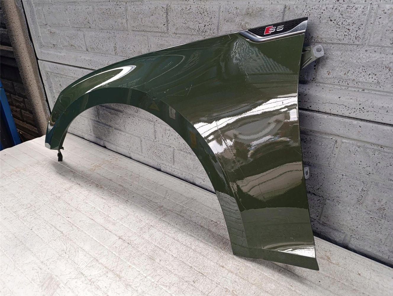 AUDI A5 8W6 F5 16-24 BŁOTNIK LEWY PRZEDNI ORYGINAŁ (17658862596)