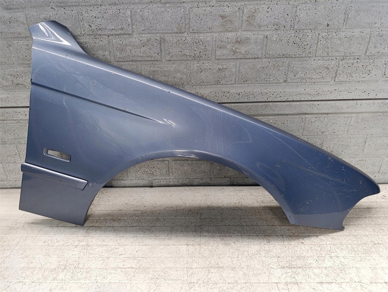 BŁOTNIK PRAWY PRZEDNI BMW 5 e39 SEDAN KOMBI ORYGINAŁ (17658891087)