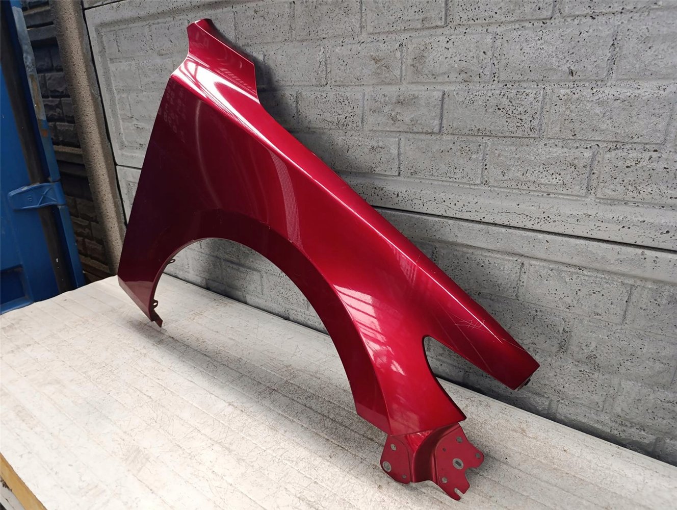 MAZDA III 3 2019 -2024 SEDAN BŁOTNIK PRAWY PRZEDNI ORYGINAŁ (17658904220)