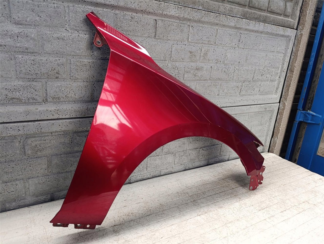 MAZDA III 3 2019 -2024 SEDAN BŁOTNIK PRAWY PRZEDNI ORYGINAŁ (17658904220)