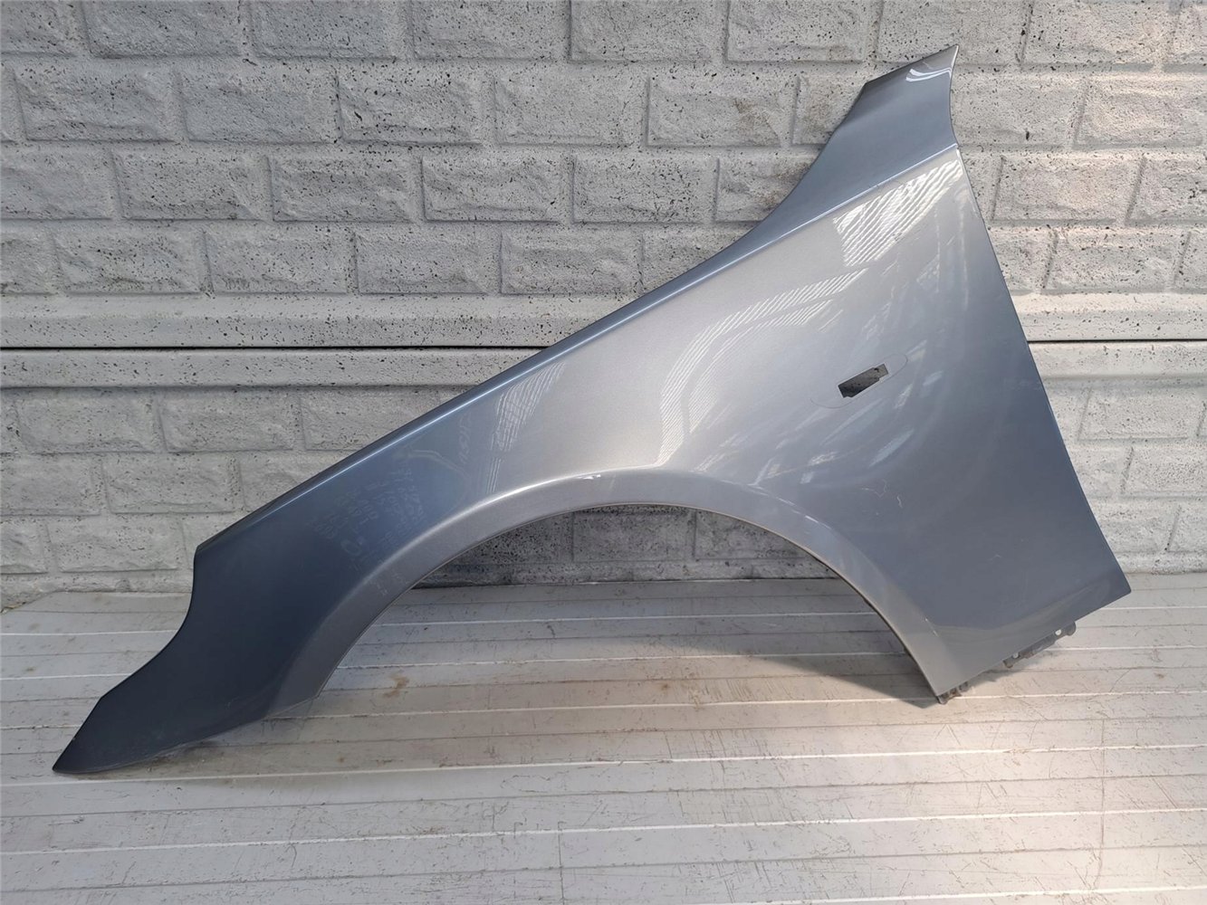 BMW 5 V E60 E61 2003-2010 BŁOTNIK PRZEDNI LEWY ORYGINAŁ (17661865527)