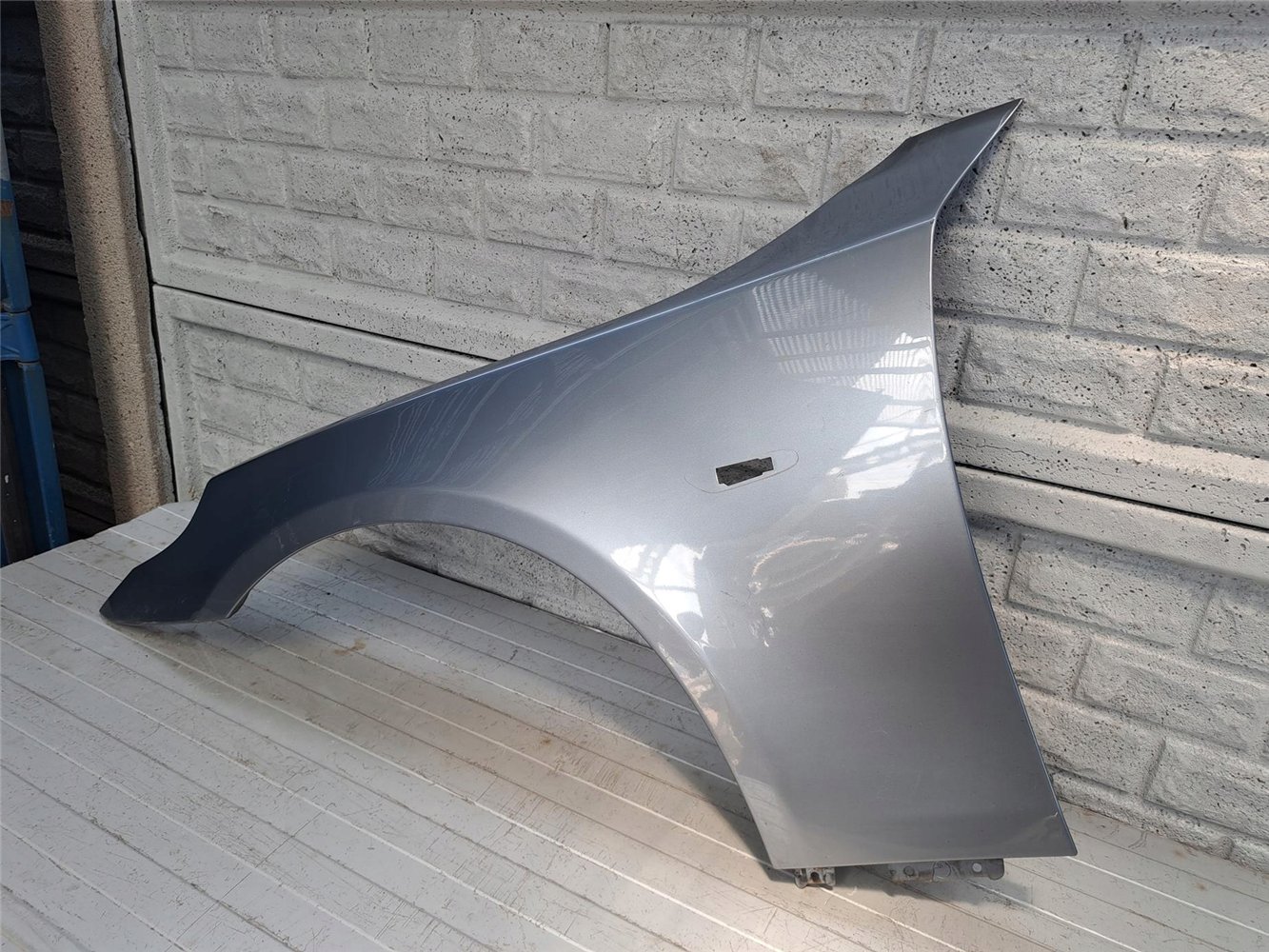 BMW 5 V E60 E61 2003-2010 BŁOTNIK PRZEDNI LEWY ORYGINAŁ (17661865527)