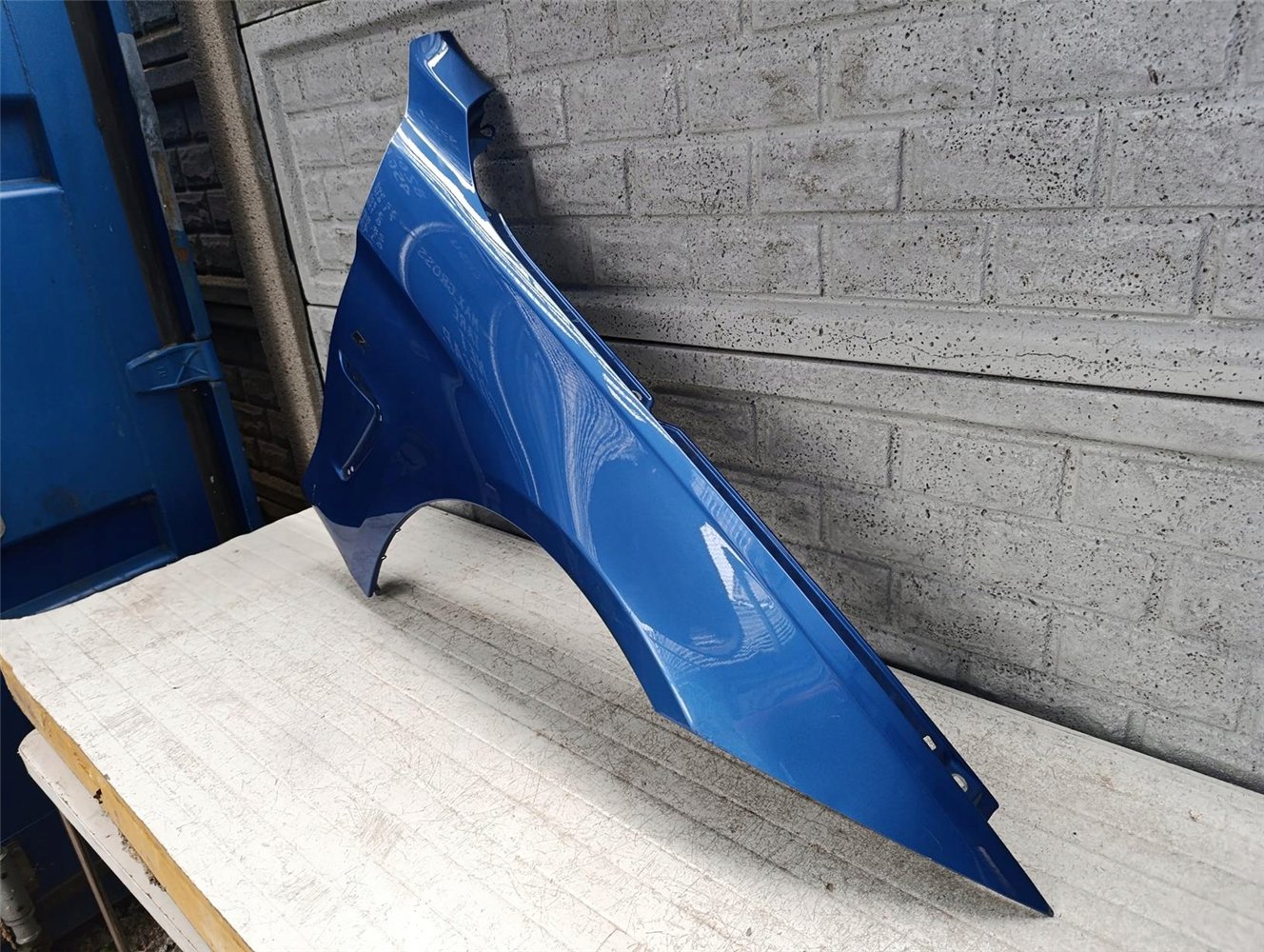 BMW IV 4 F32 F33 F36 BŁOTNIK PRAWY PRZEDNI ORYGINAŁ (17665102840)