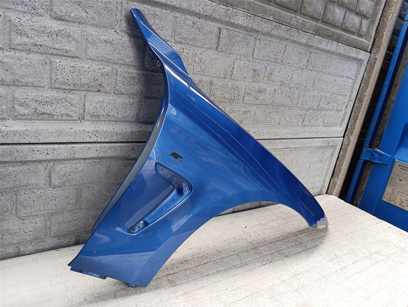 BMW IV 4 F32 F33 F36 BŁOTNIK PRAWY PRZEDNI ORYGINAŁ (17665102840)