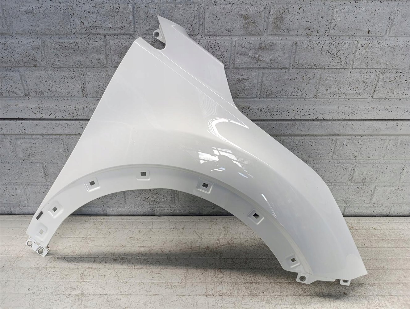 KIA STONIC BŁOTNIK PRAWY PRZEDNI ORYGINAŁ (17665127135)