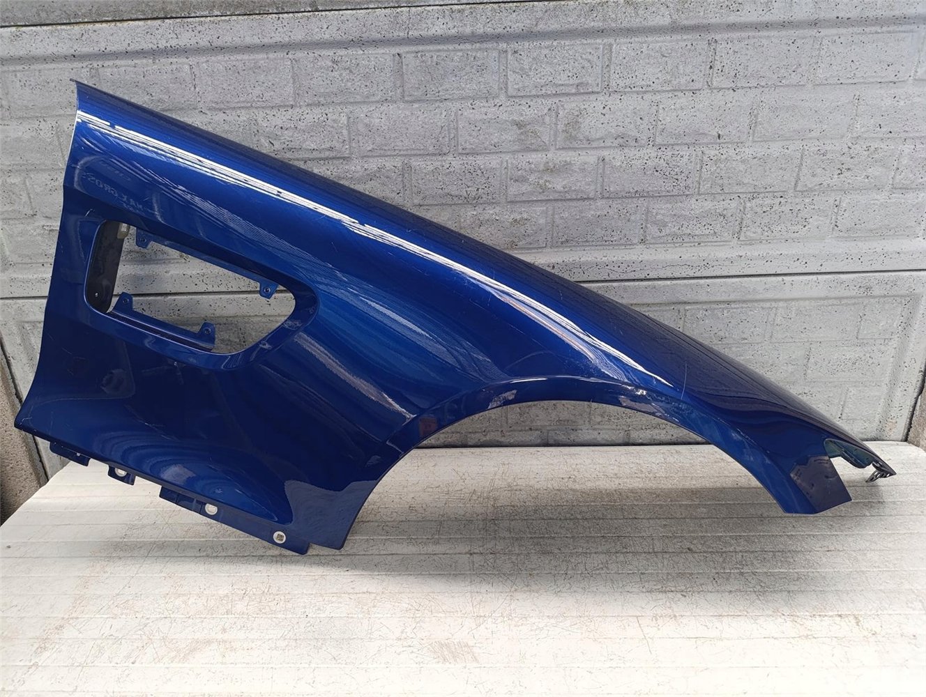 MERCEDES AMG GT BŁOTNIK PRAWY PRZEDNI ORYGINAŁ (17665153664)