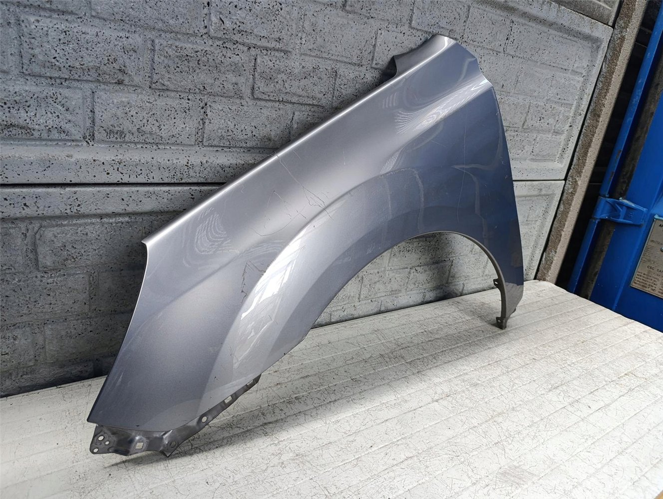 SUBARU OUTBACK 09-13 BŁOTNIK PRZEDNI LEWY ORYGINAŁ (17665169895)