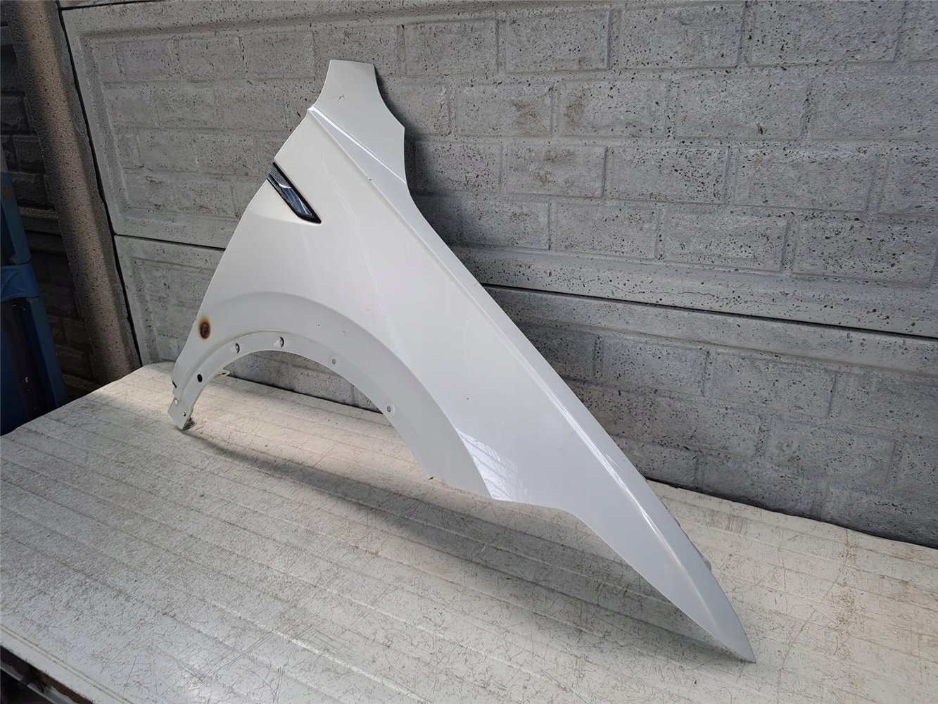 VW TIGUAN 2 II LIFT 2021- BŁOTNIK PRAWY PRZEDNI ORYGINAŁ (17672071641)