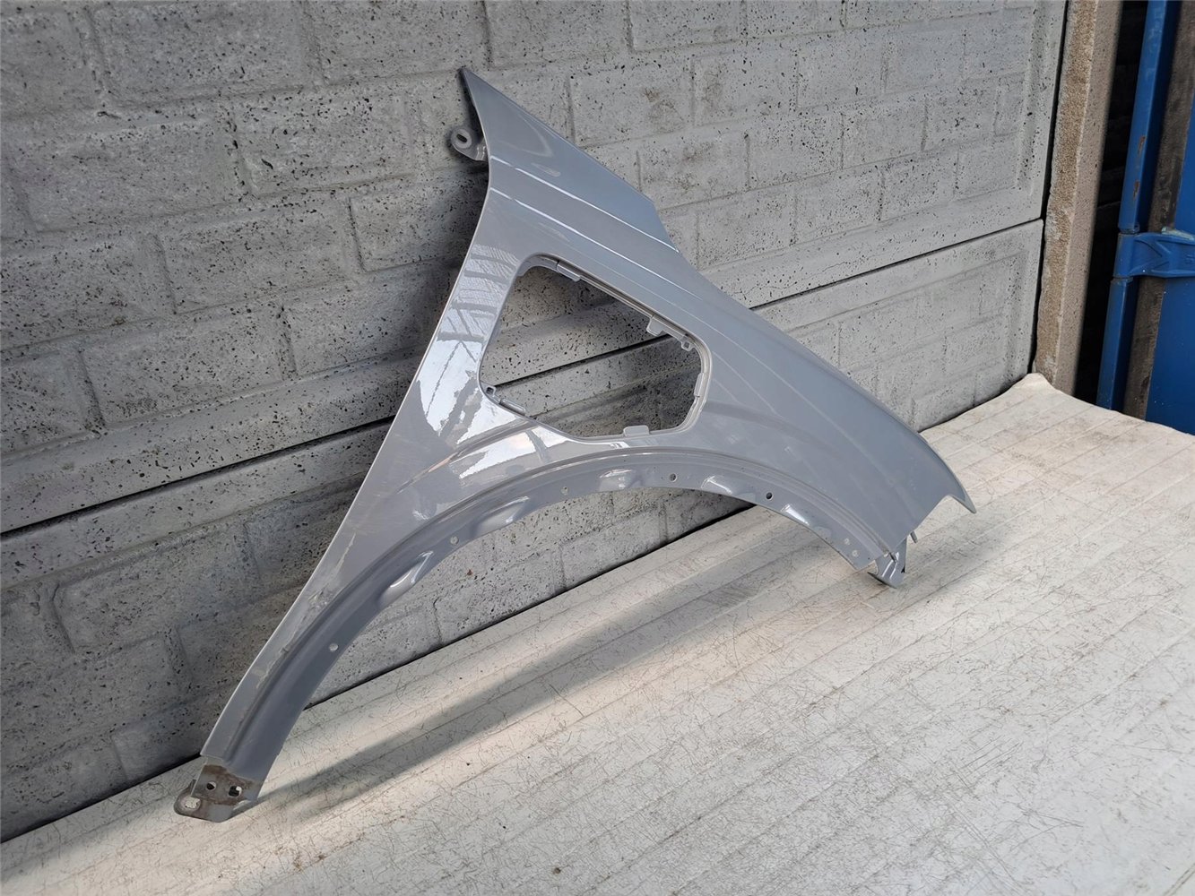 RENAULT MEGANE 5 V E-TECH 24- BŁOTNIK PRZEDNI PRAWY ORYGINAŁ (17672085776)