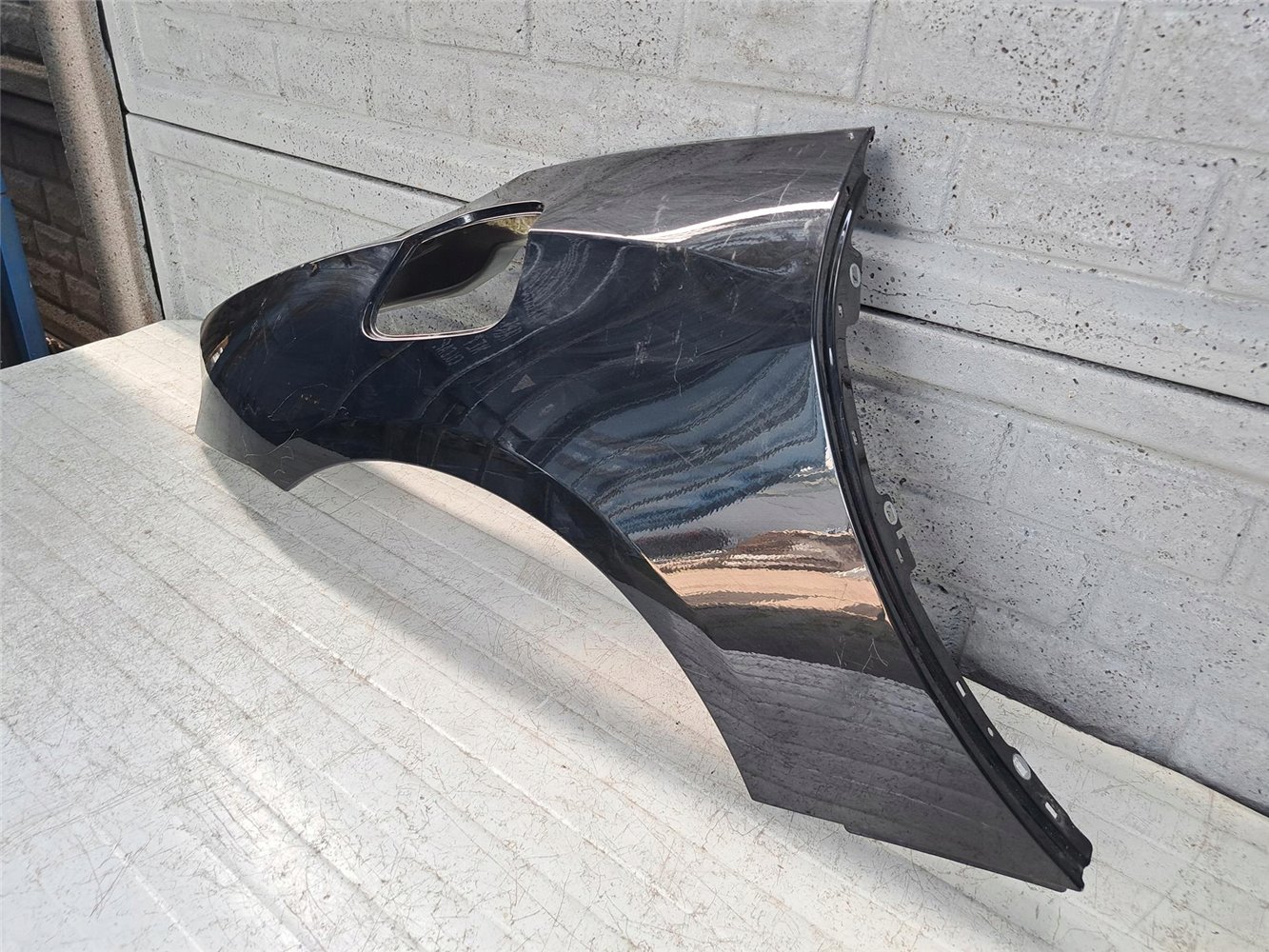 BMW E89 Z4 BŁOTNIK TYLNI PRAWY ORYGINAŁ (17672097469)