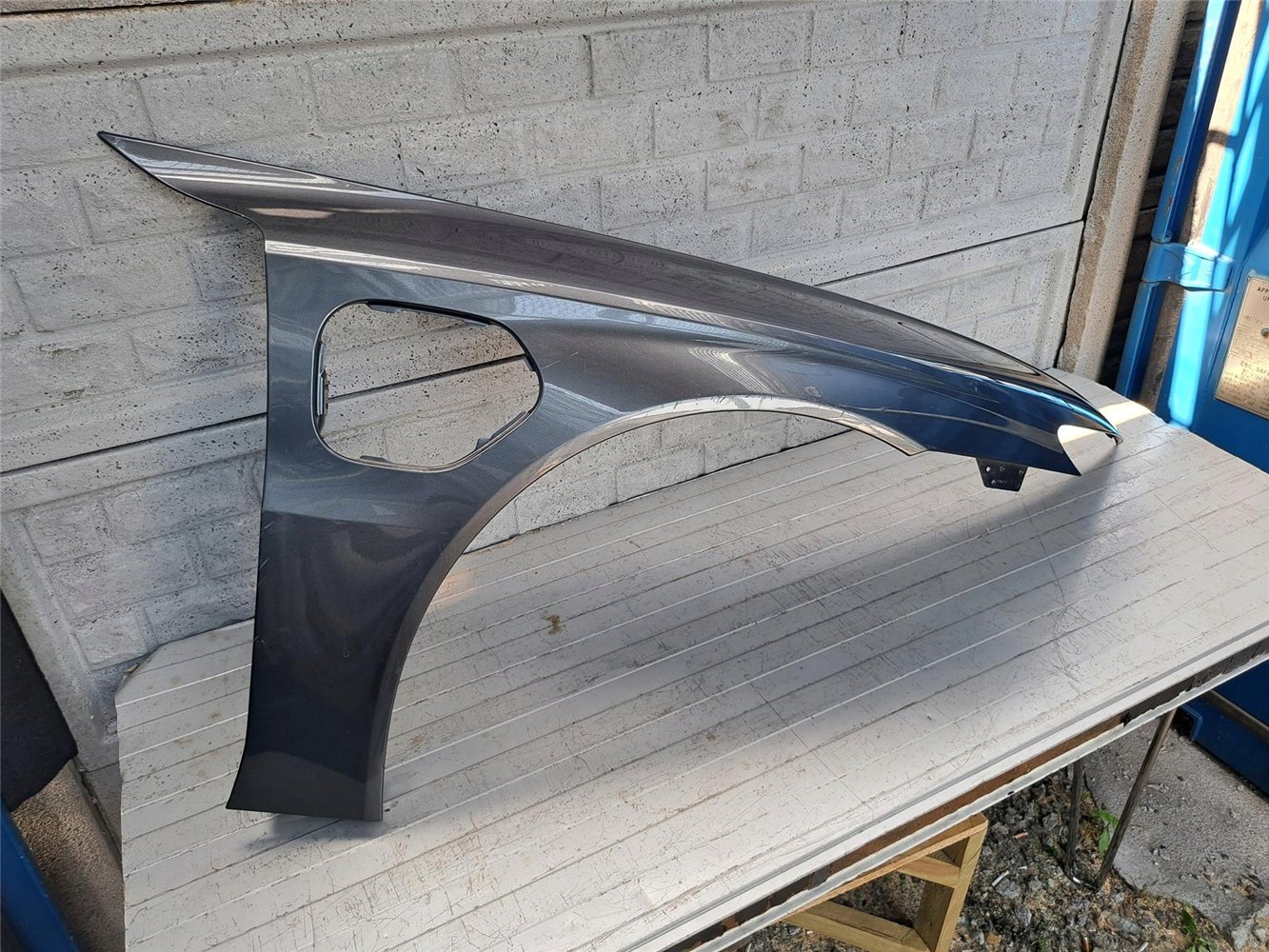 AUDI E-TRON GT ETRON RS 4J3 BŁOTNIK PRAWY PRZEDNI ORYGINAŁ (17672111119)