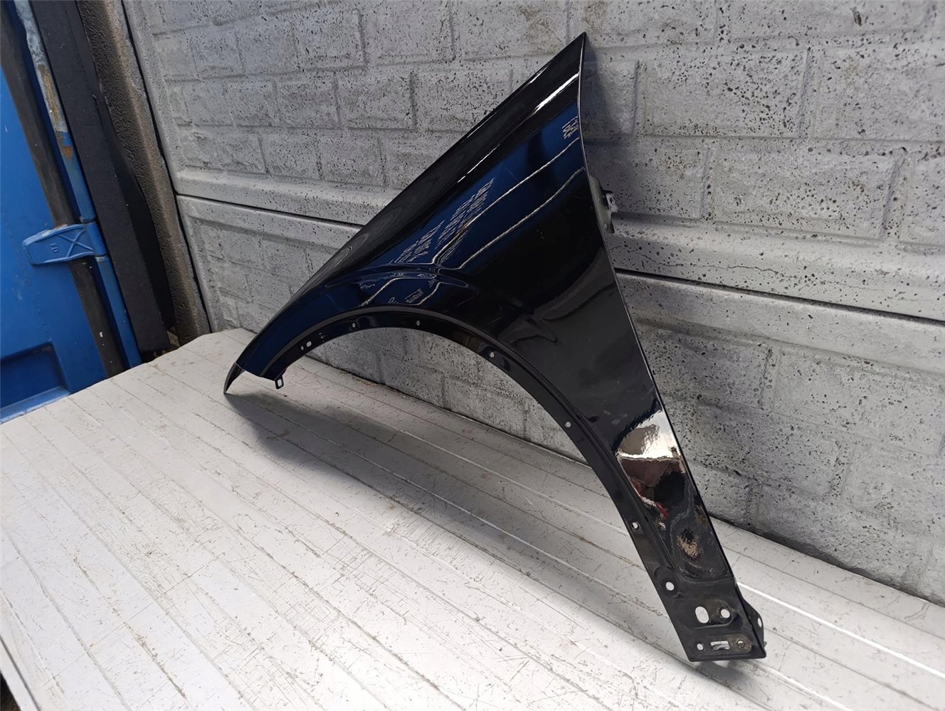 POLESTAR 2 BŁOTNIK PRZEDNI LEWY ORYGINAŁ (17676282218)