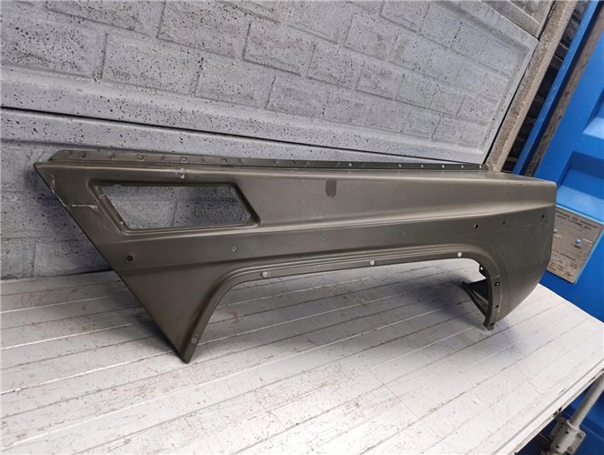 BŁOTNIK PRAWY PRZÓD MERCEDES G KLASA W460 79- ORYGINAŁ (17676314225)