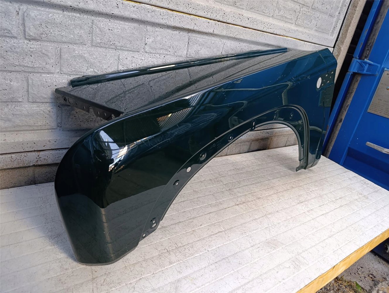 INEOS GRENADIER 2023- BŁOTNIK LEWY PRZÓD ORYGINAŁ (17681662901)