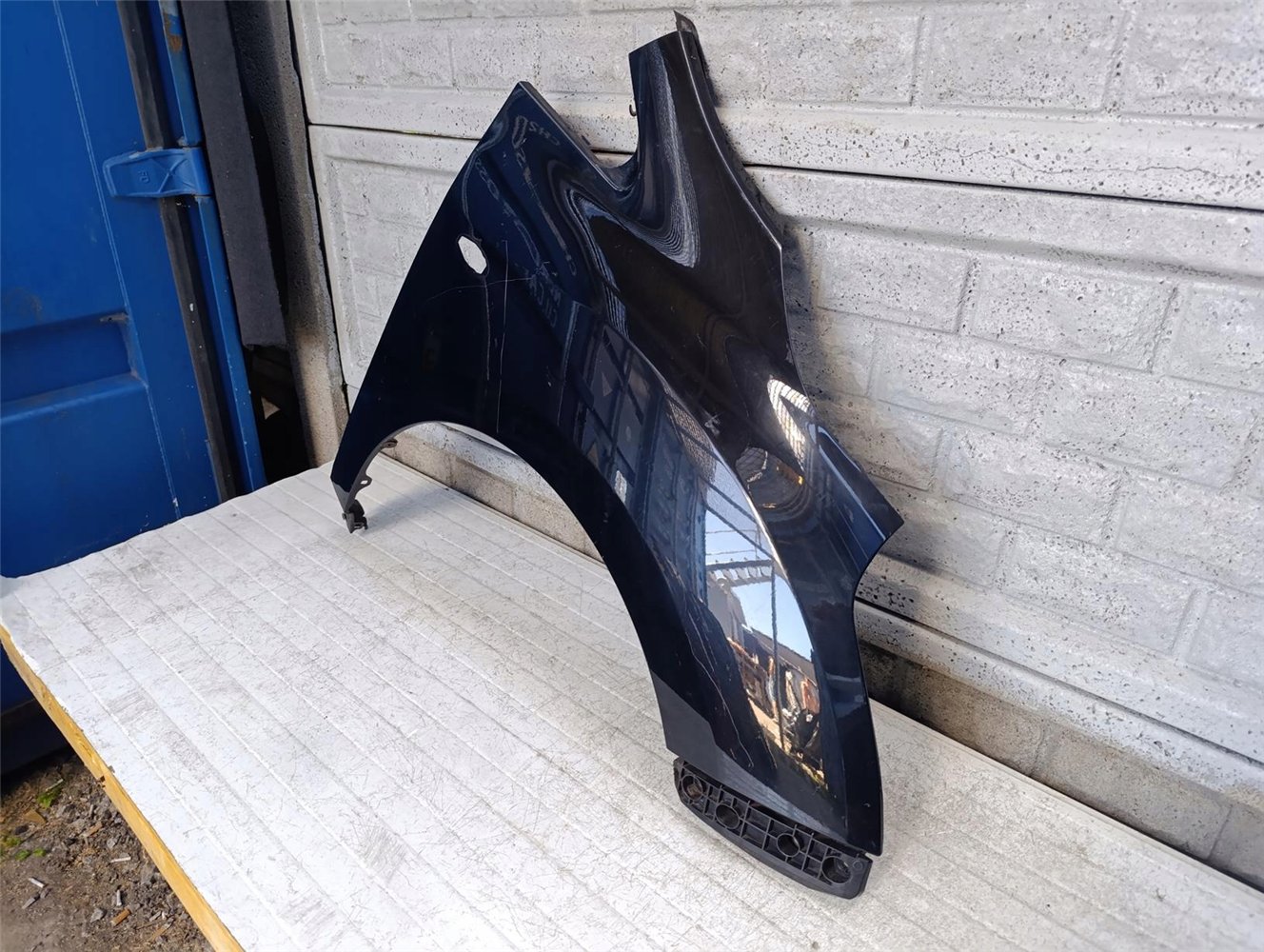 TOYOTA VERSO BŁOTNIK PRZEDNI PRAWY ORYGINAŁ (17681677976)