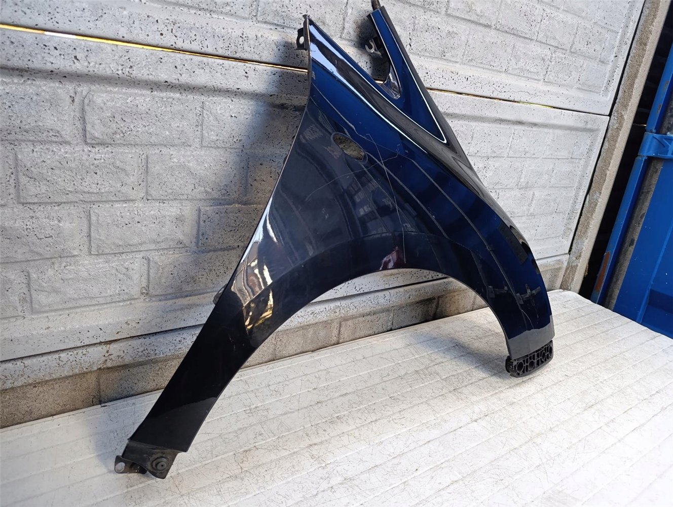 TOYOTA VERSO BŁOTNIK PRZEDNI PRAWY ORYGINAŁ (17681677976)