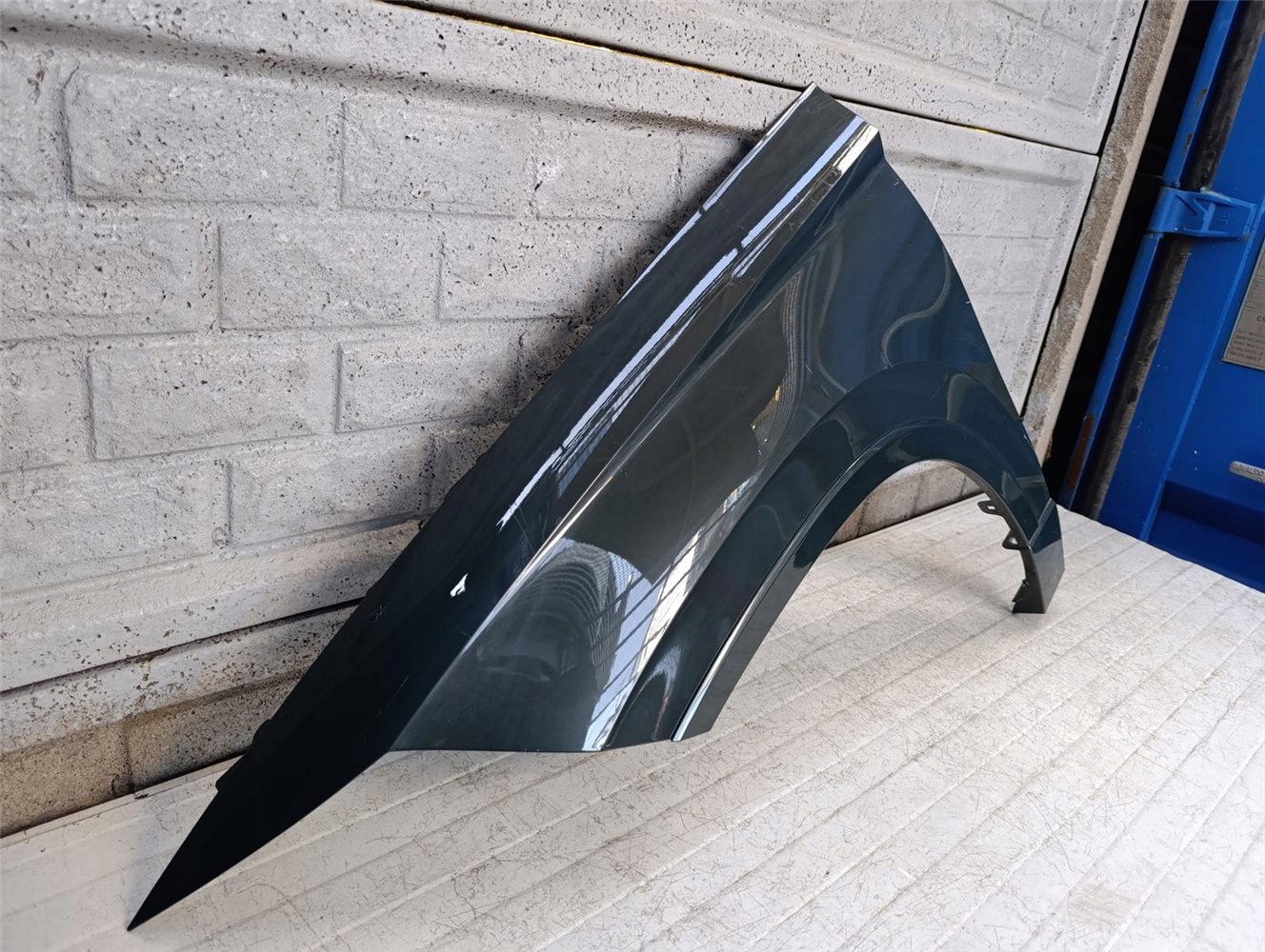 SEAT ATECA BŁOTNIK LEWY PRZEDNI ORYGINAŁ (17681680325)