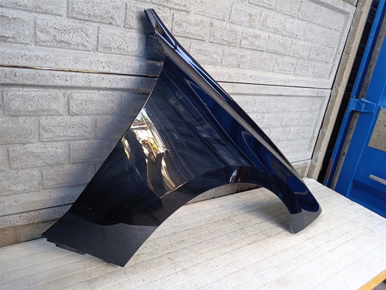 BMW 7 G70 2022- BŁOTNIK PRZEDNI PRAWY ORYGINAŁ (17681712139)