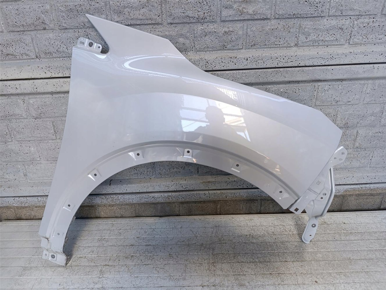 MITSUBISHI ECLIPSE CROSS 2021- BŁOTNIK PRZÓD PRAWY ORYGINAŁ (17681715841)