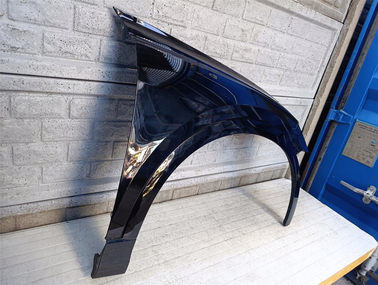 AUDI Q8 Q 8 BŁOTNIK PRZEDNI PRAWY ORYGINAŁ (17681717954)