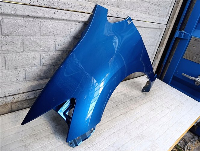 TOYOTA AURIS 1 I LIFT BŁOTNIK PRZEDNI LEWY (17681726133)