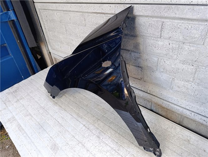 SUZUKI SWIFT Mk9 BŁOTNIK PRZEDNI LEWY ORYGINAŁ (17681748007)