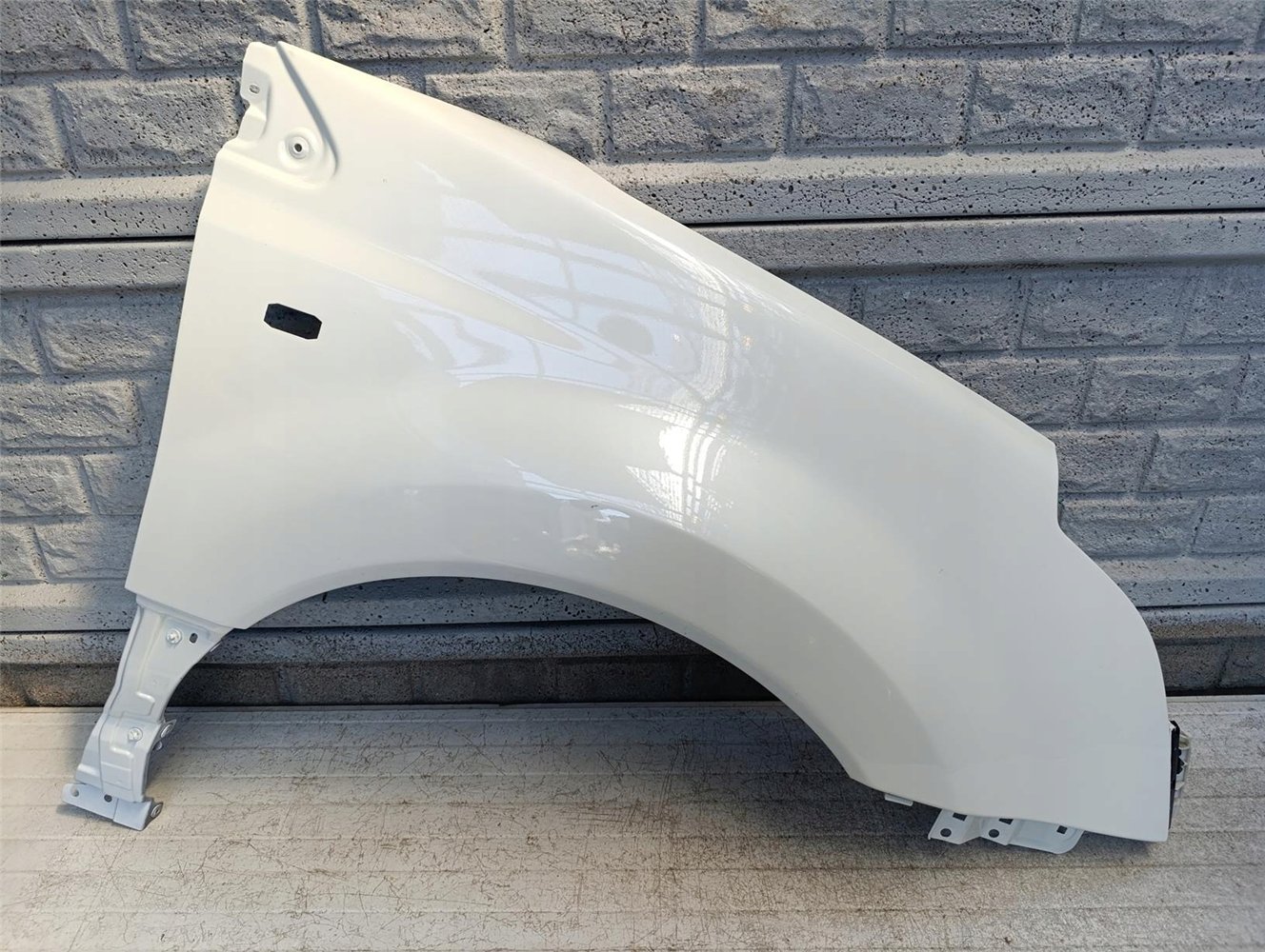 KOLEOS I 1 08-13 BŁOTNIK PRAWY PRZOD ORYGINAŁ (17681793800)