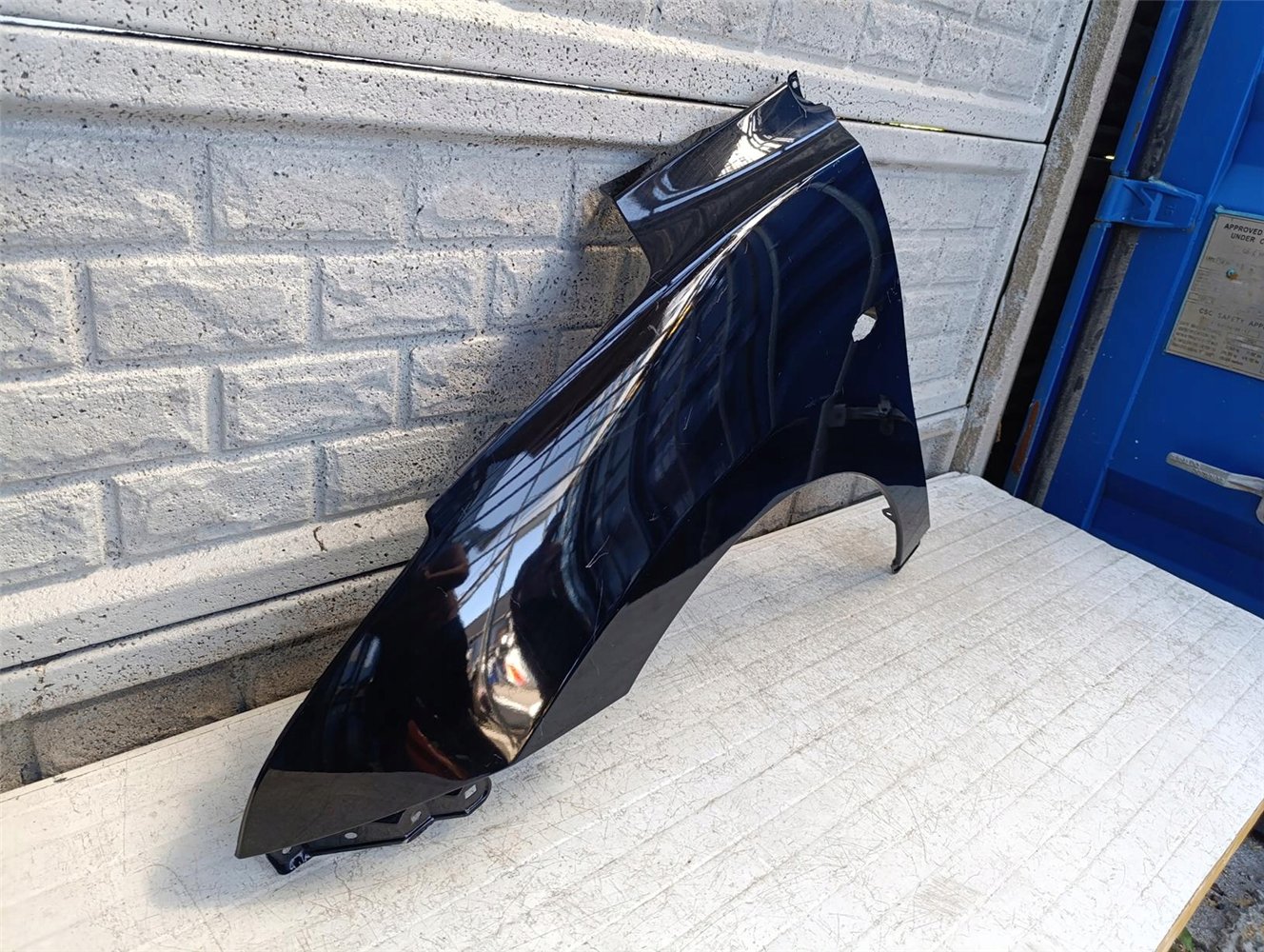 SUZUKI BALENO II 15-22 BŁOTNIK LEWY PRZEDNI ORYGINAŁ (17681859017)