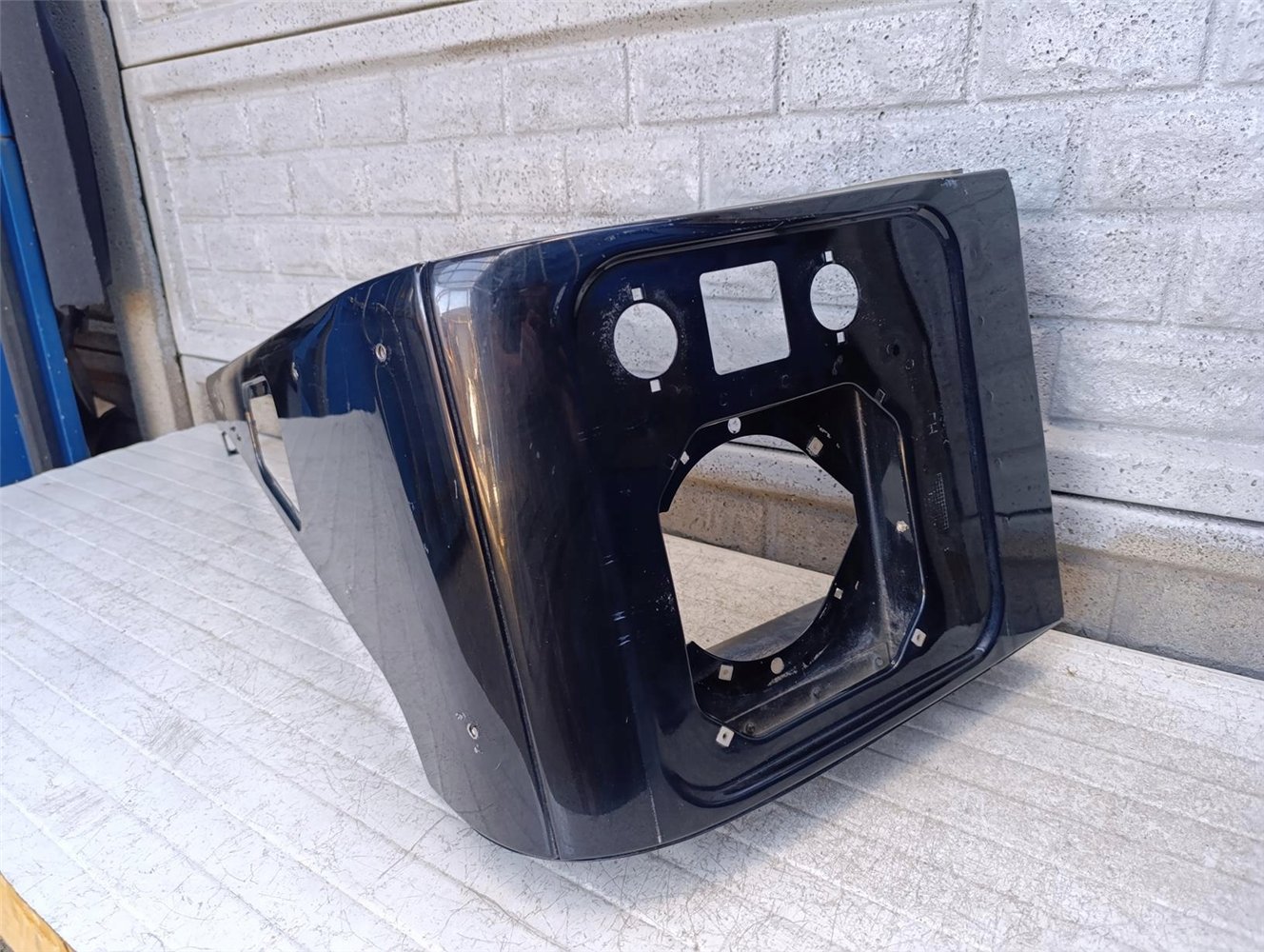 LAND ROVER DEFENDER 1 83 - BŁOTNIK LEWY PRZEDNI ORYGINAŁ (17681874364)