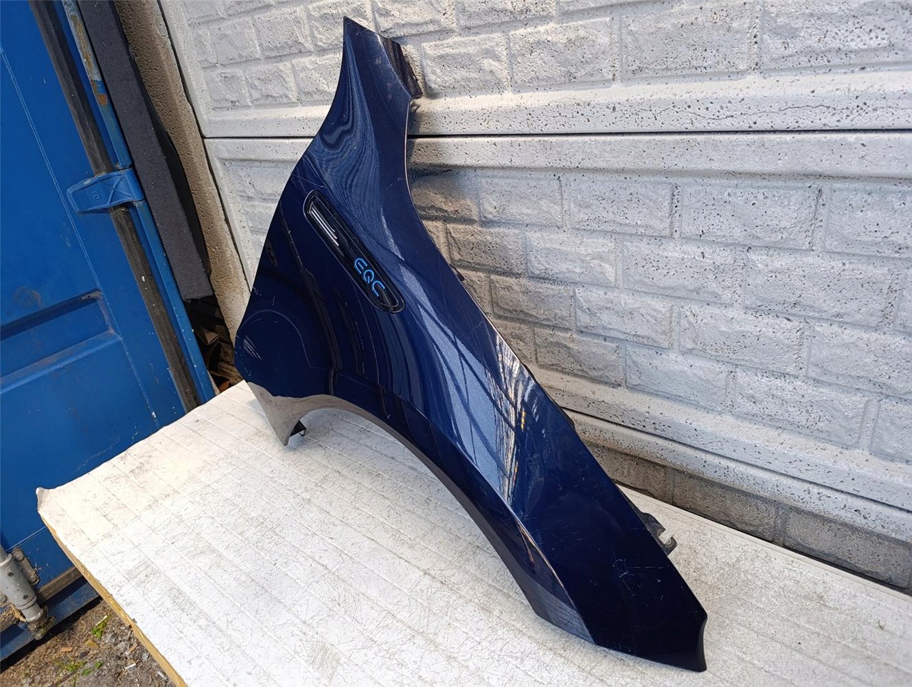 MERCEDES EQC W293 W 293 BŁOTNIK PRZEDNI PRAWY ORYGINAŁ (17681883239)