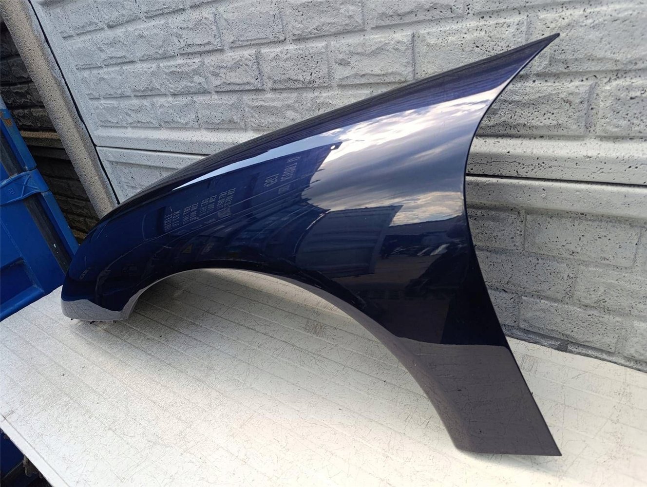 Porsche 996 2001 - LIFT Przód strona lewa Błotnik przedni (17688091185)