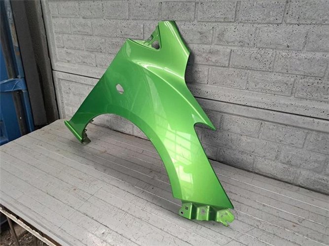 MAZDA 2 II 2007-2015 BŁOTNIK PRAWY PRZEDNI ORYGINAŁ (17694601353)