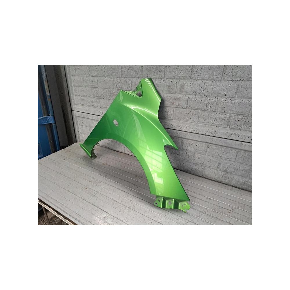 MAZDA 2 II 2007-2015 BŁOTNIK PRAWY PRZEDNI ORYGINAŁ (17694601353)