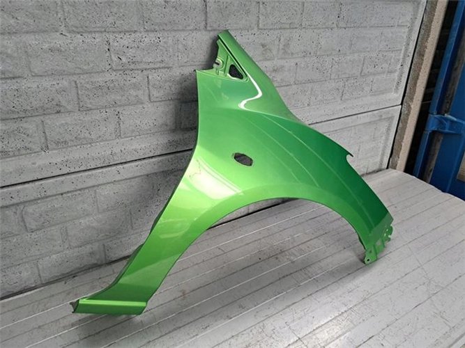 MAZDA 2 II 2007-2015 BŁOTNIK PRAWY PRZEDNI ORYGINAŁ (17694601353)