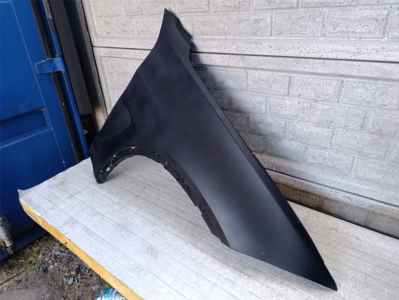 BMW X5 F15 BŁOTNIK PRAWY ORYGINAŁ (17694640451)