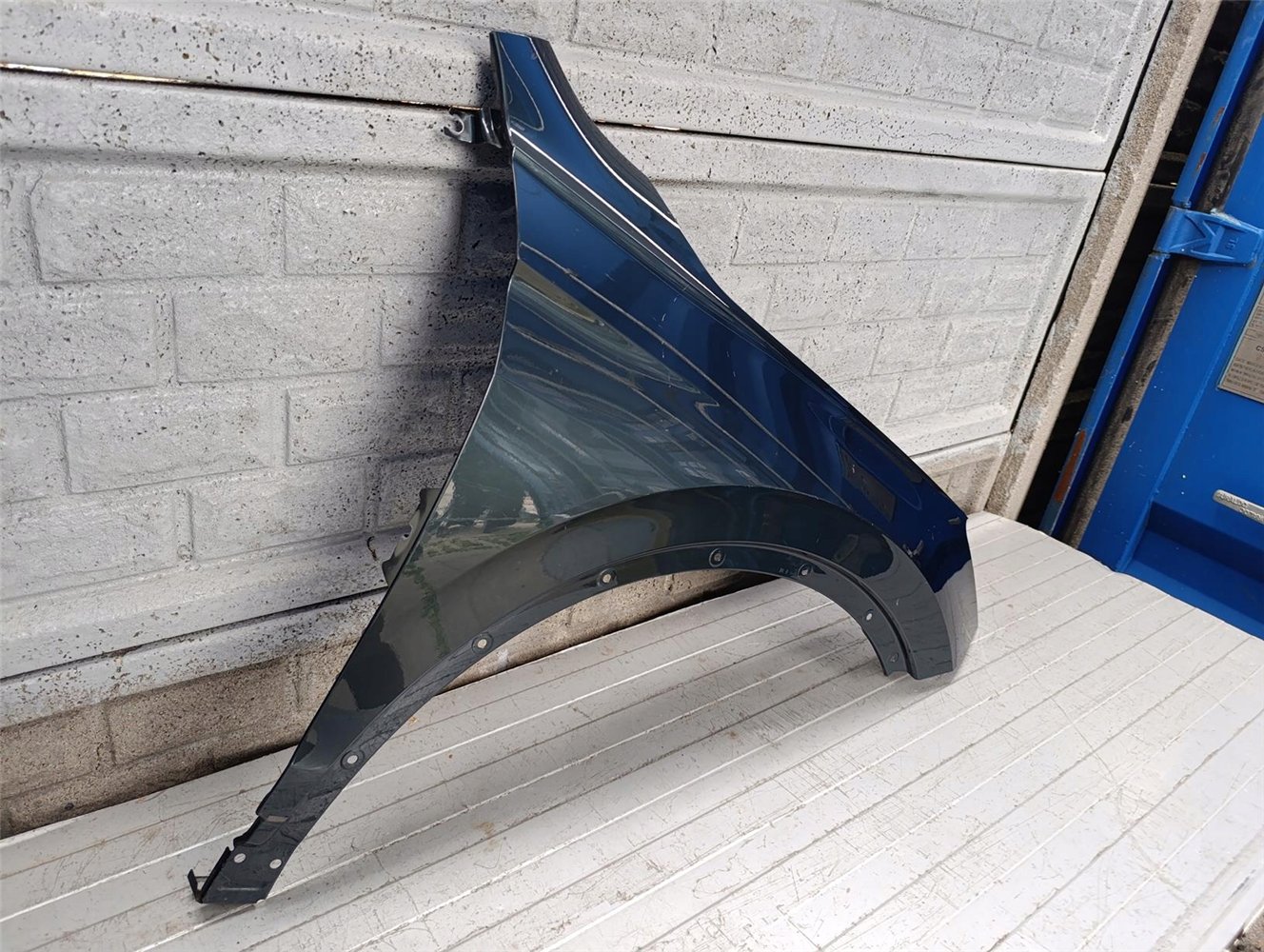 SEAT TARRACO 18-24 BŁOTNIK PRZEDNI PRAWY ORYGINAŁ (17697488166)