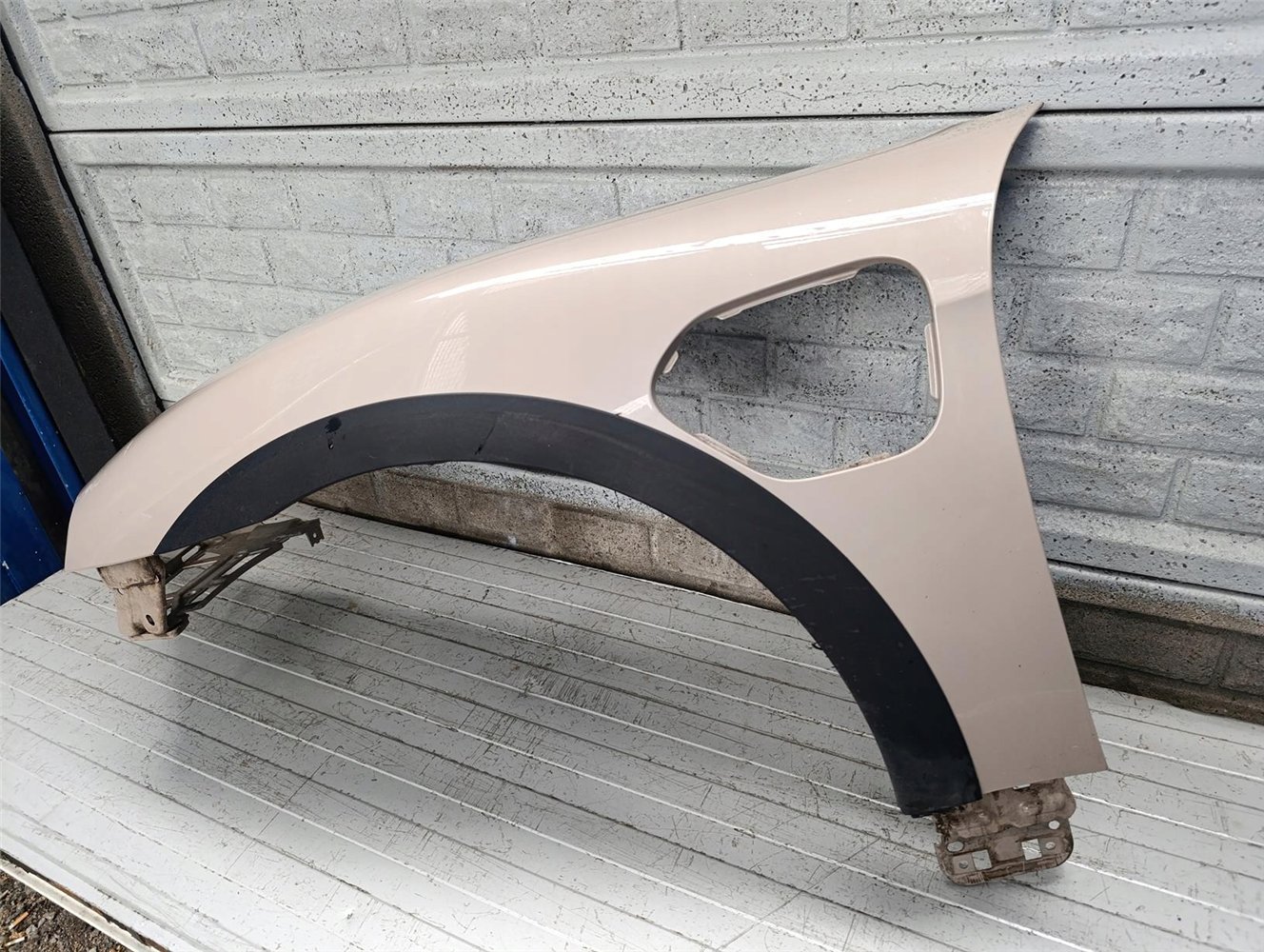 PORSCHE TAYCAN 9J1 9 J BŁOTNIK PRZEDNI LEWY ORYGINAŁ (17700016222)