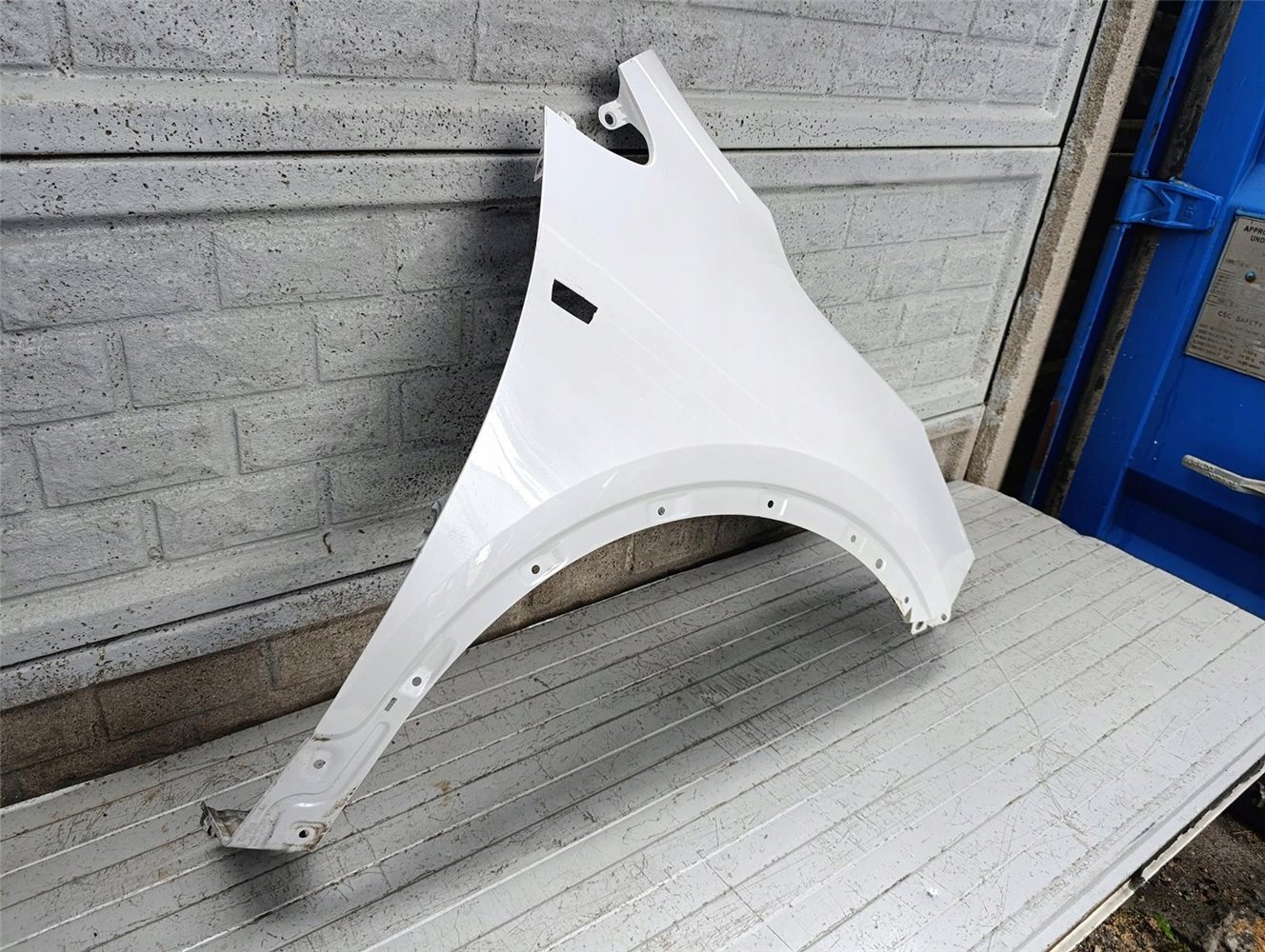 BŁOTNIK PRZEDNI PRAWY OPEL MOKKA X 16-22 ORYGINAŁ (17700050018)