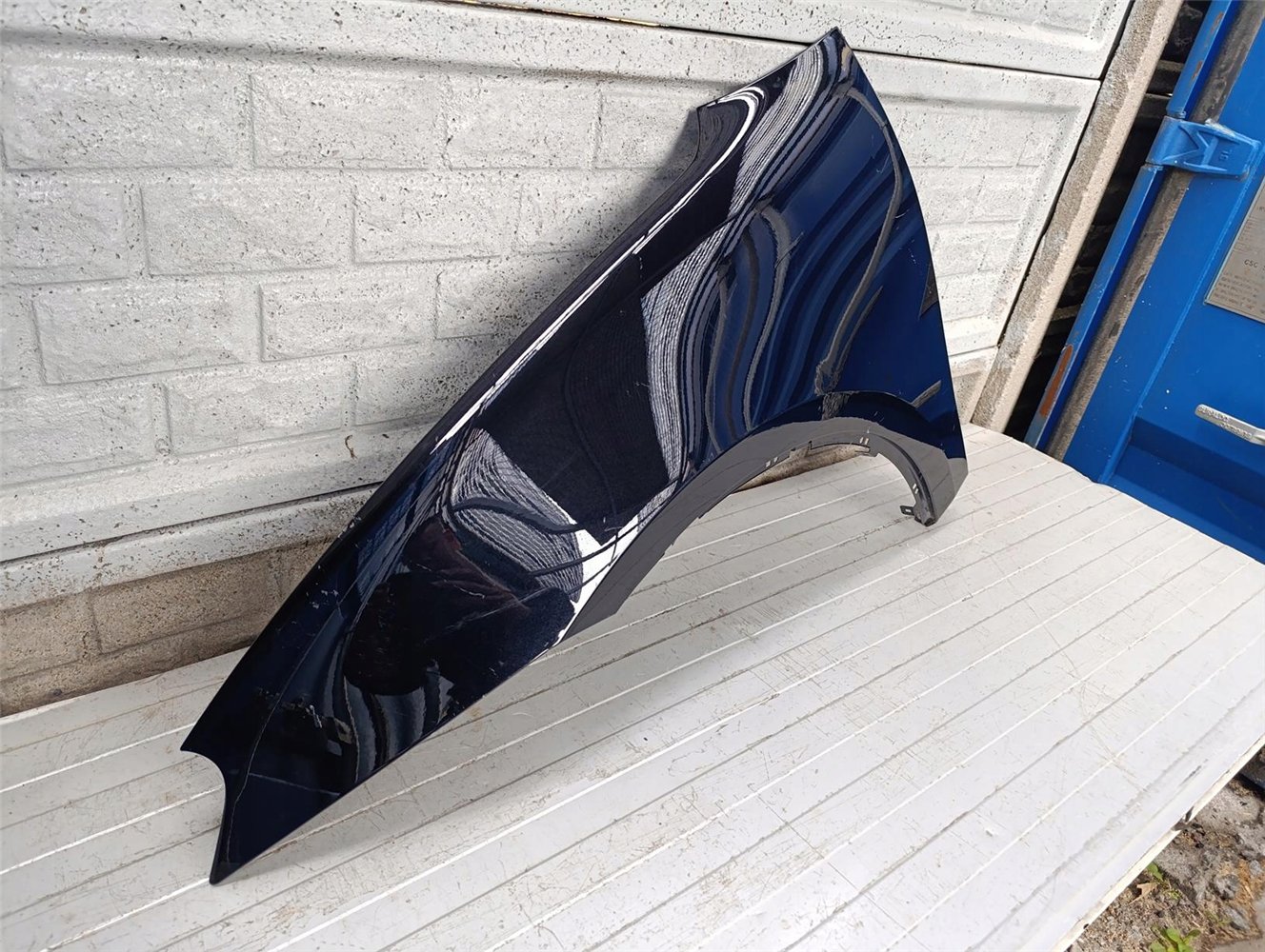 PORSCHE MACAN 24- 95C BŁOTNIK LEWY PRZÓD ORYGINAŁ (17702921559)