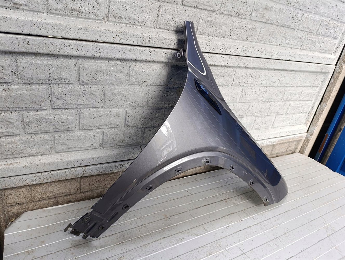 MERCEDES EQB X243 W243 BŁOTNIK PRZEDNI PRAWY ORYGINAŁ (17702931479)