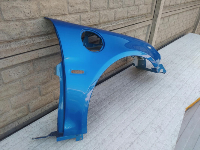 RENAULT ALPINE BŁOTNIK PRZEDNI PRAWY - (12314717840)